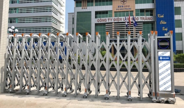 Hàng rào cổng xếp hợp kim nhôm
